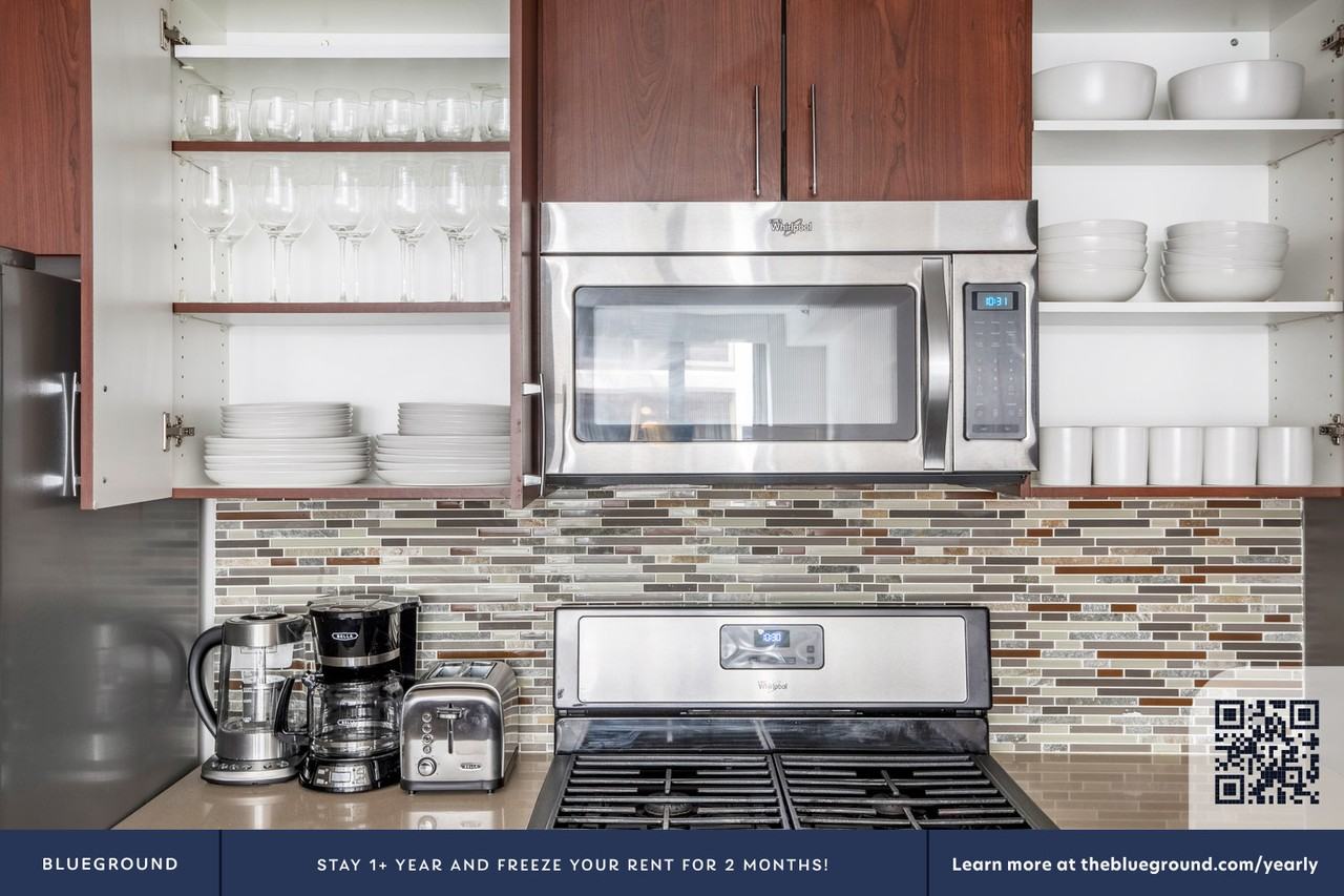 120 West 21st Street - Photo 7 of 49