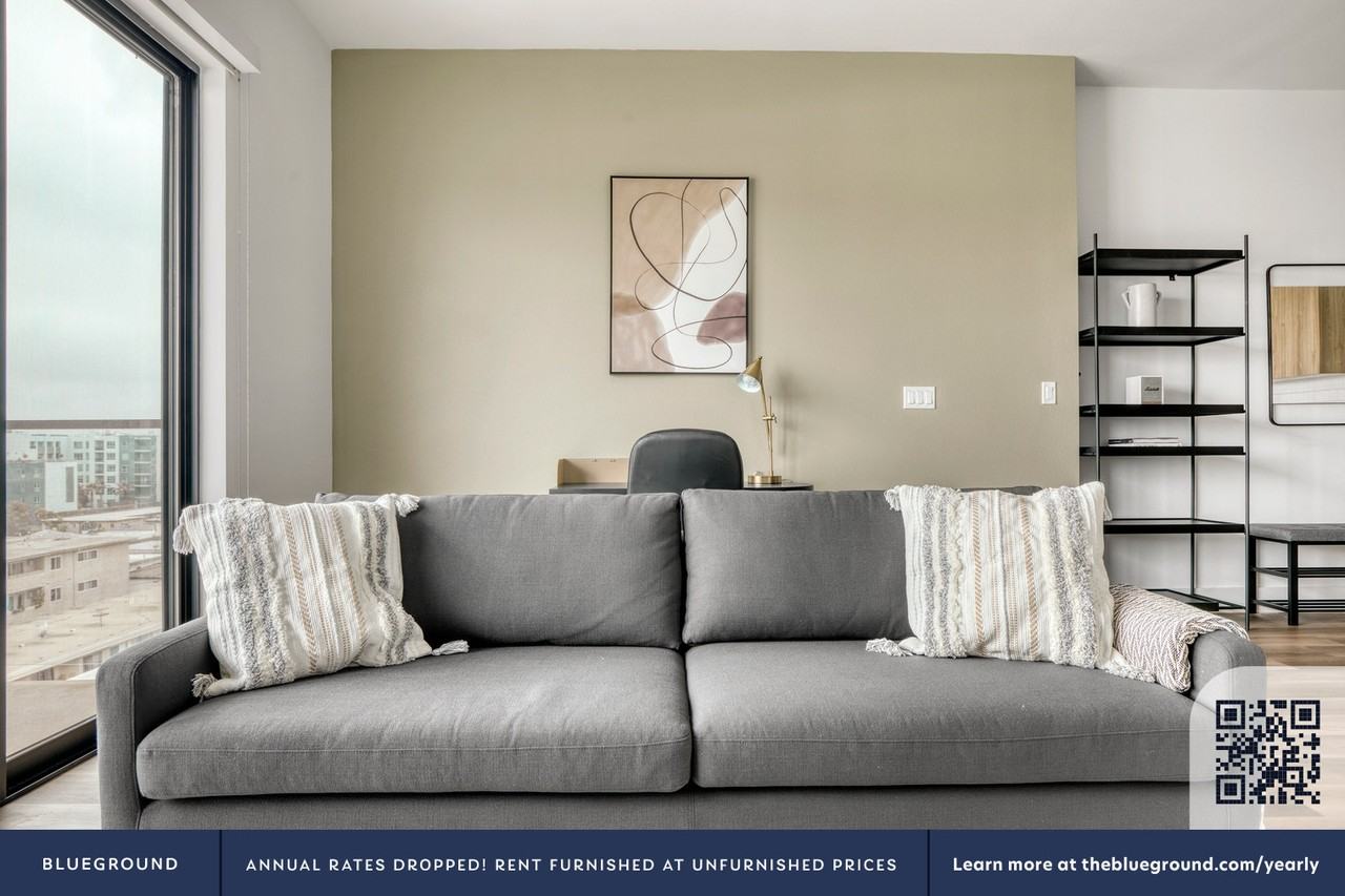 3800 Mentone Avenue - Photo 4 of 82