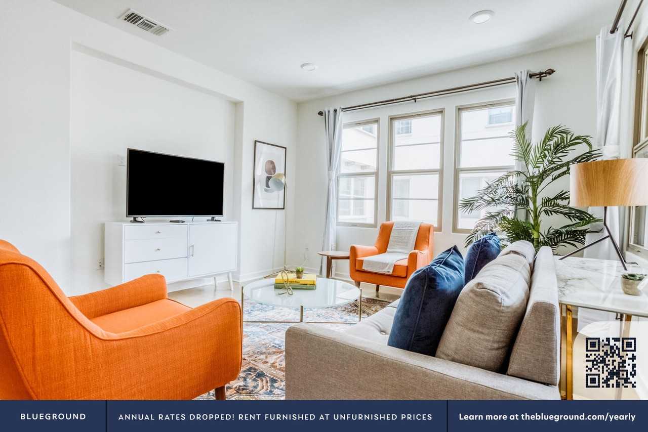 1087 Bigleaf Pl #1526 - Photo 4 of 25