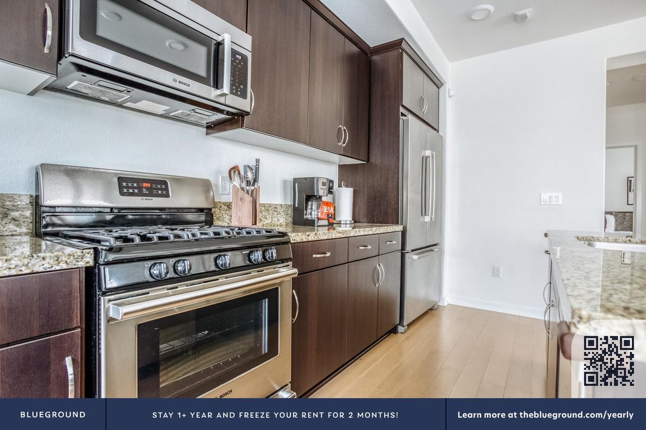 1087 Bigleaf Pl #1526 - Photo 7 of 24