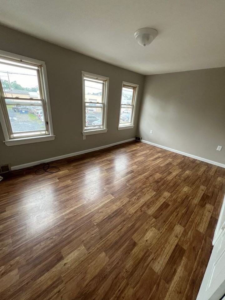 21 S Spring Garden St - Photo 7 of 12