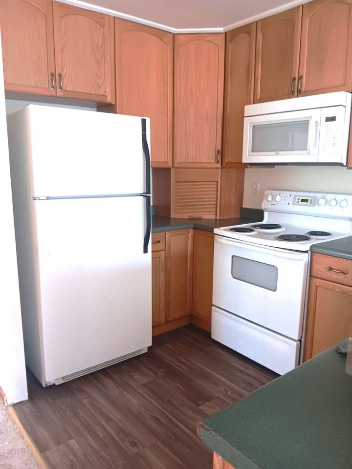 1634 Manitou Blvd - Photo 5 of 18