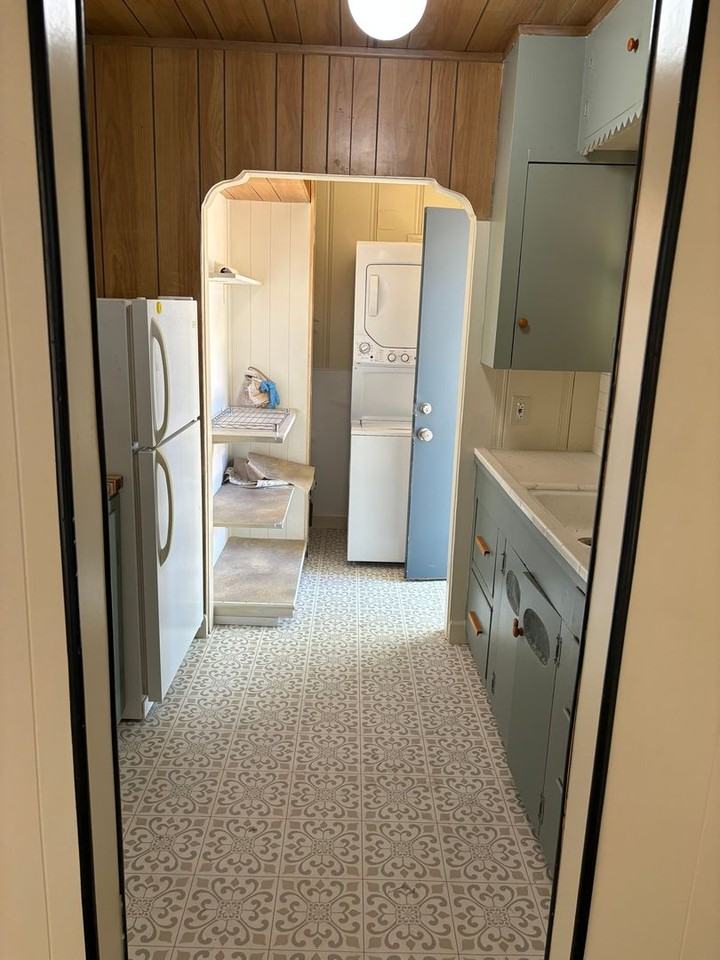 654 Chestnut St - Photo 2 of 5