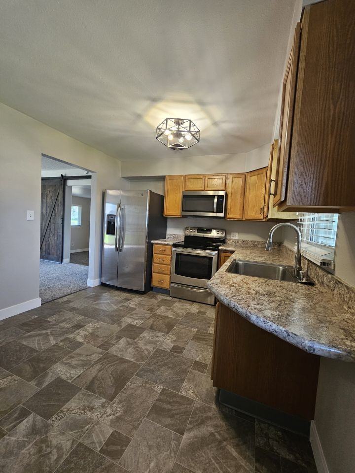 1411 Eldorado Dr - Photo 3 of 9