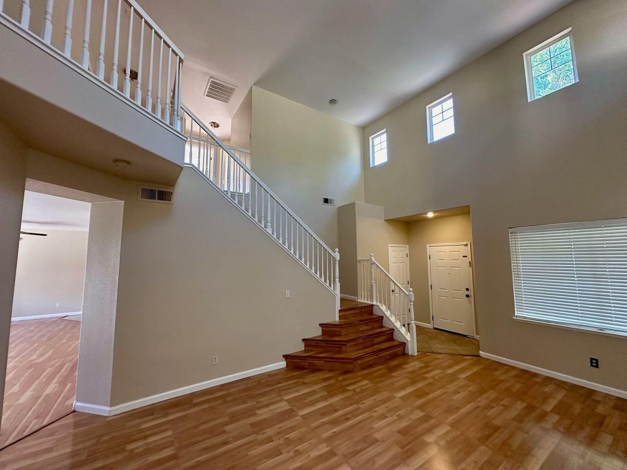 87 Primrose Ct - Photo 3 of 17