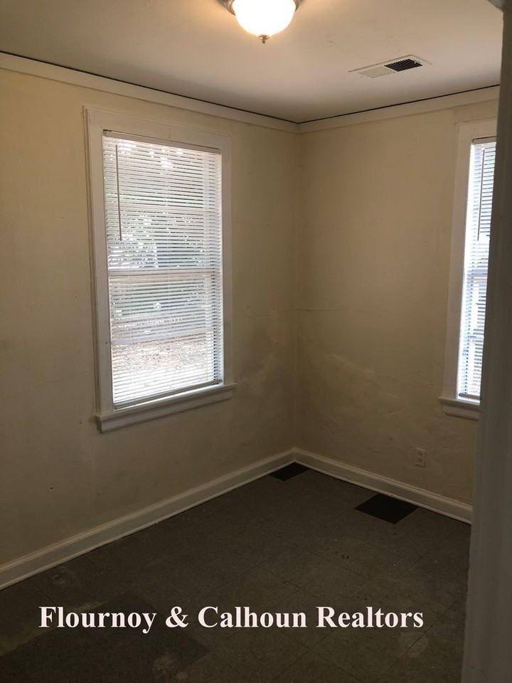 421 Central Cir - Photo 4 of 8