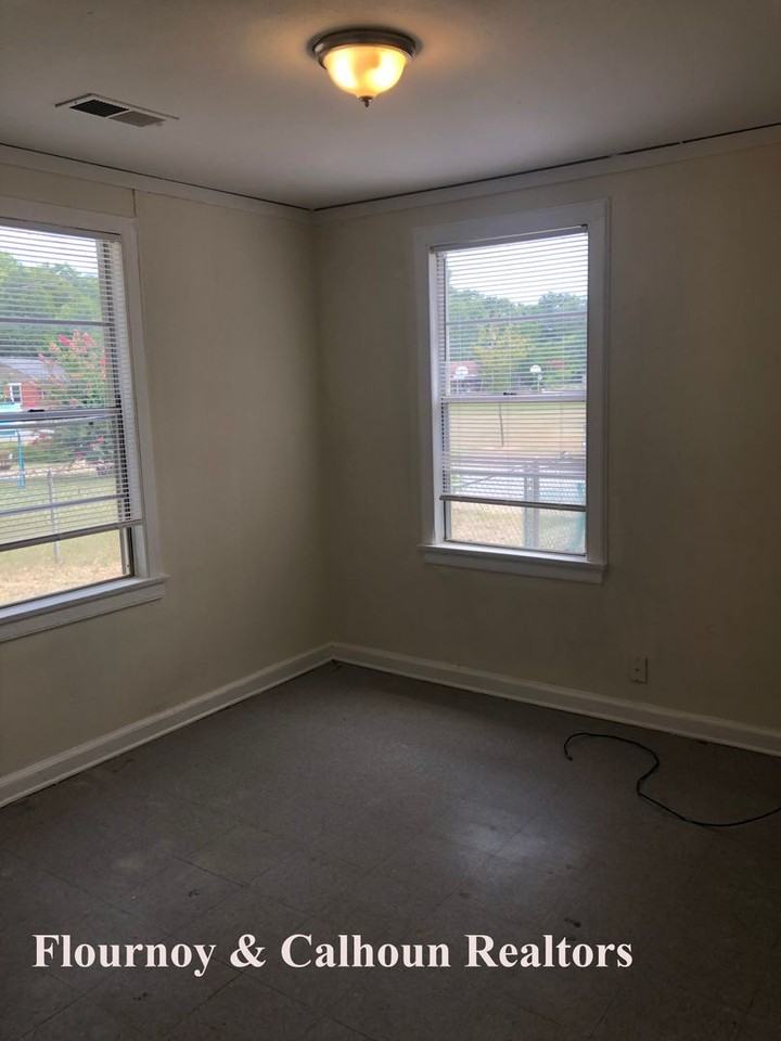 421 Central Cir - Photo 5 of 8