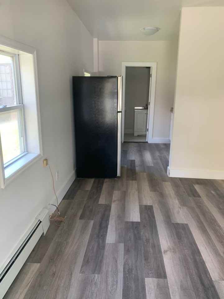 64 Glenwood Ave - Photo 3 of 31