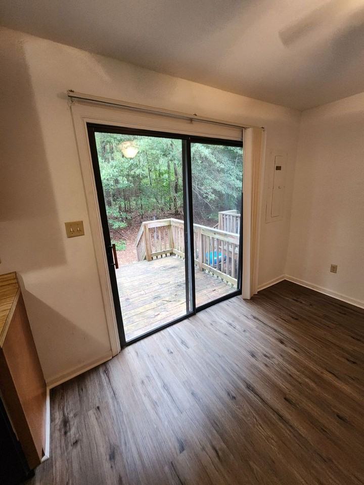 6565 Commons Dr - Photo 3 of 14