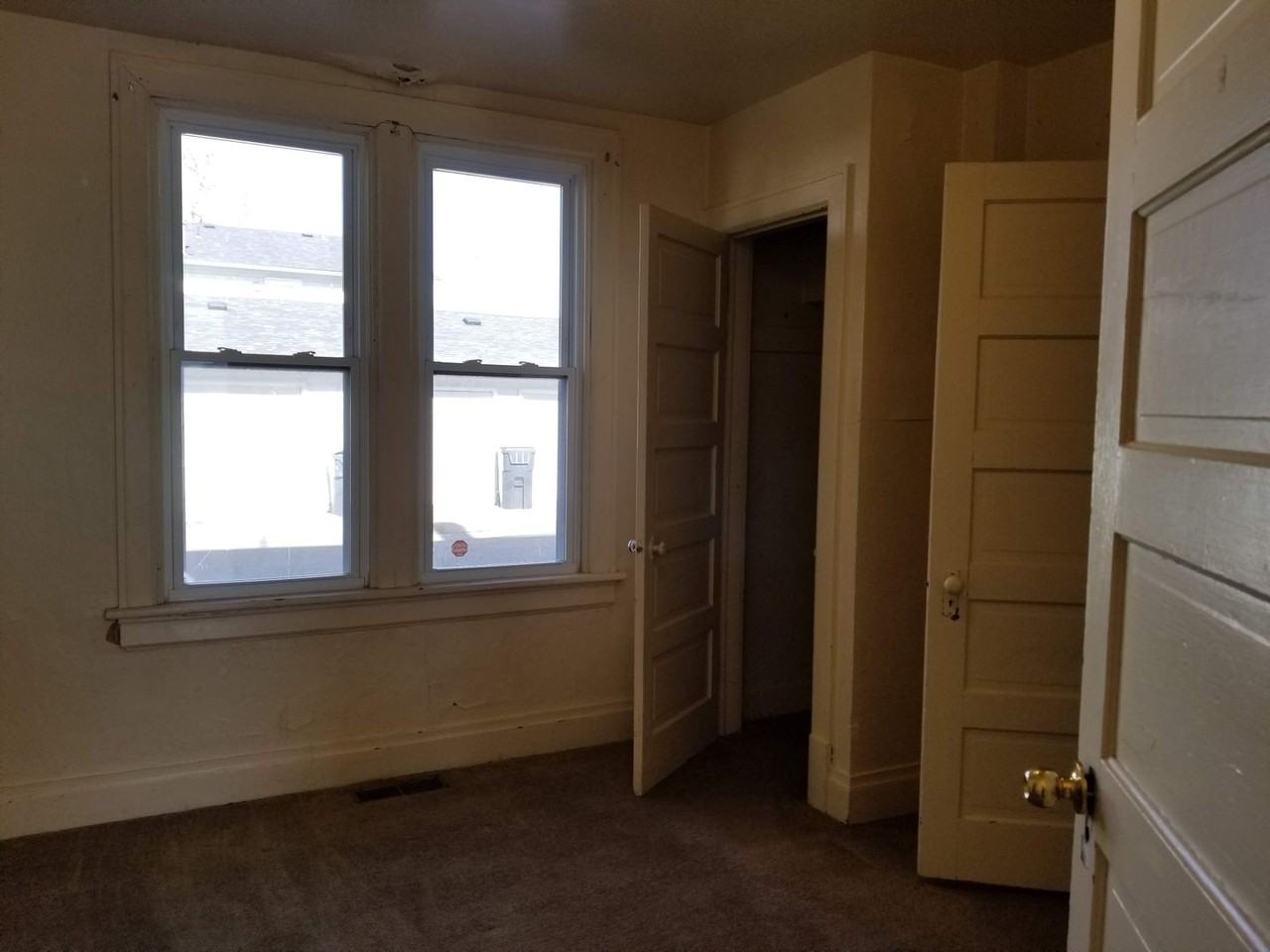 1810 Maxwell Ave - Photo 3 of 11