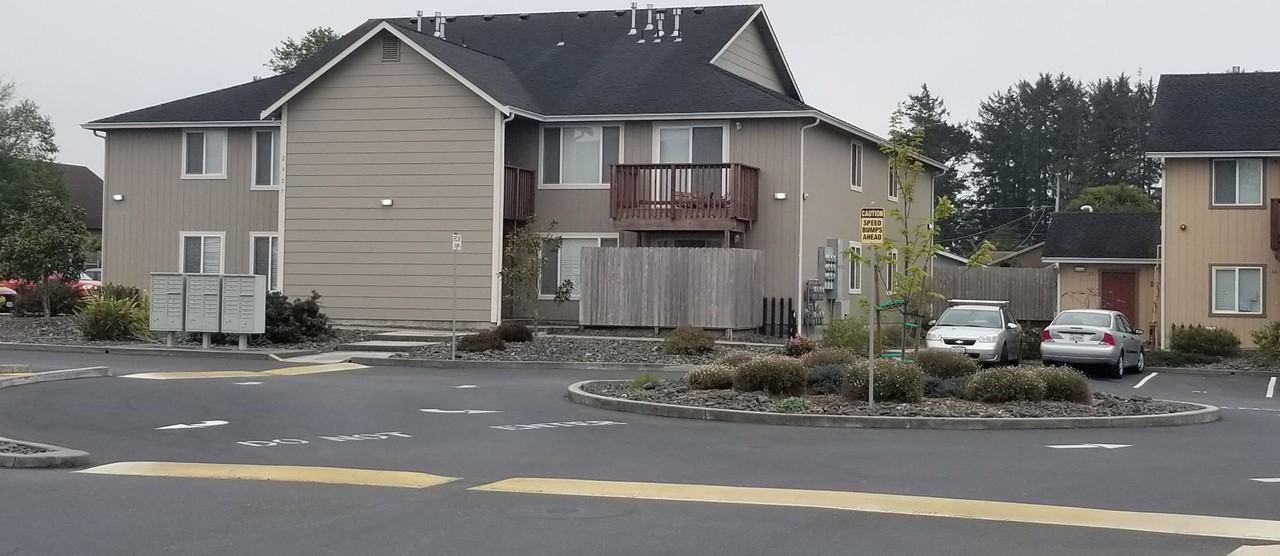 2325 - Photo 2 of 14