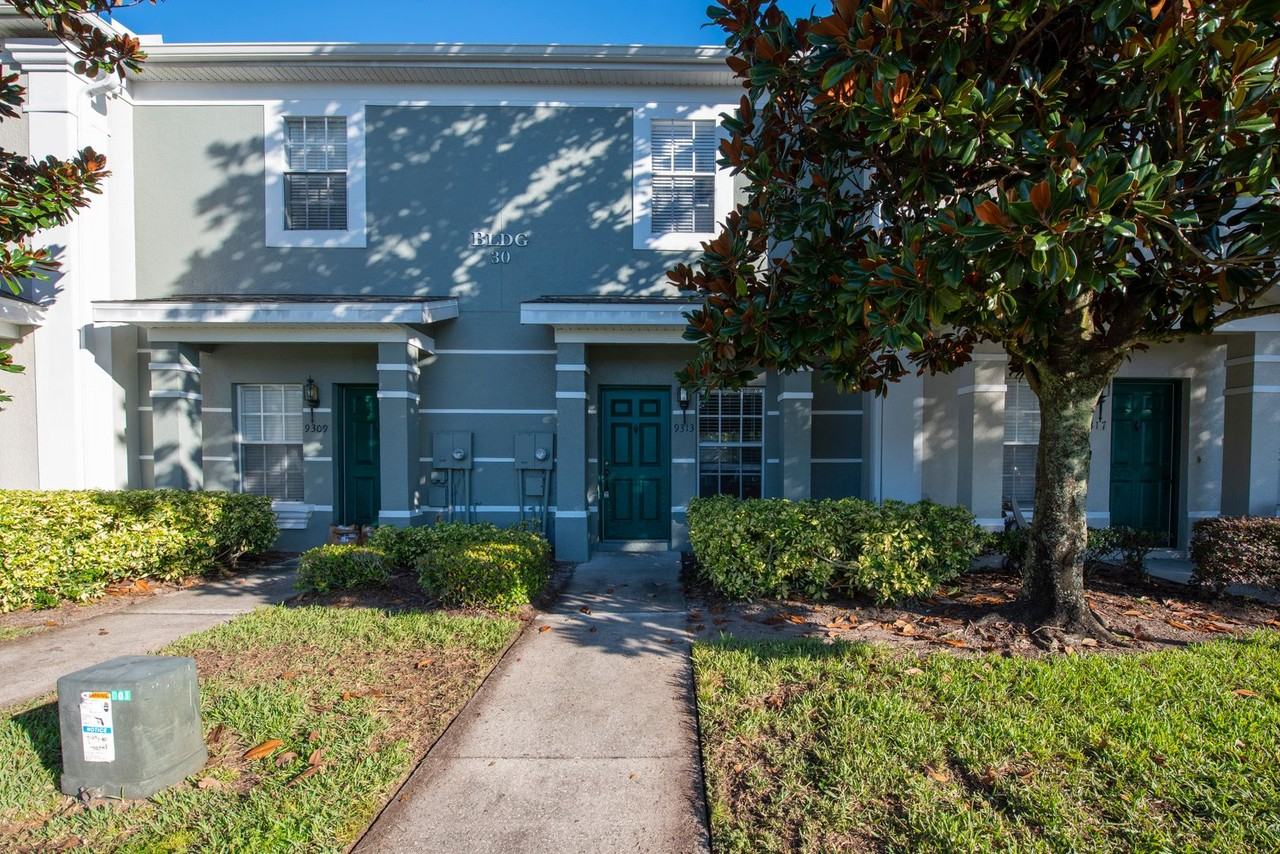 9313 Jasmine Flower Ln - Photo 3 of 36