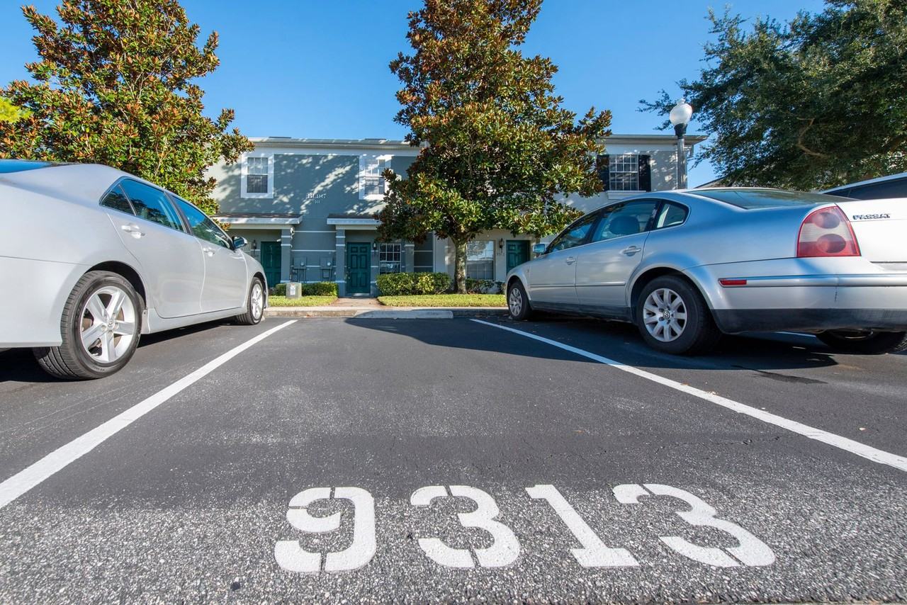 9313 Jasmine Flower Ln - Photo 4 of 36