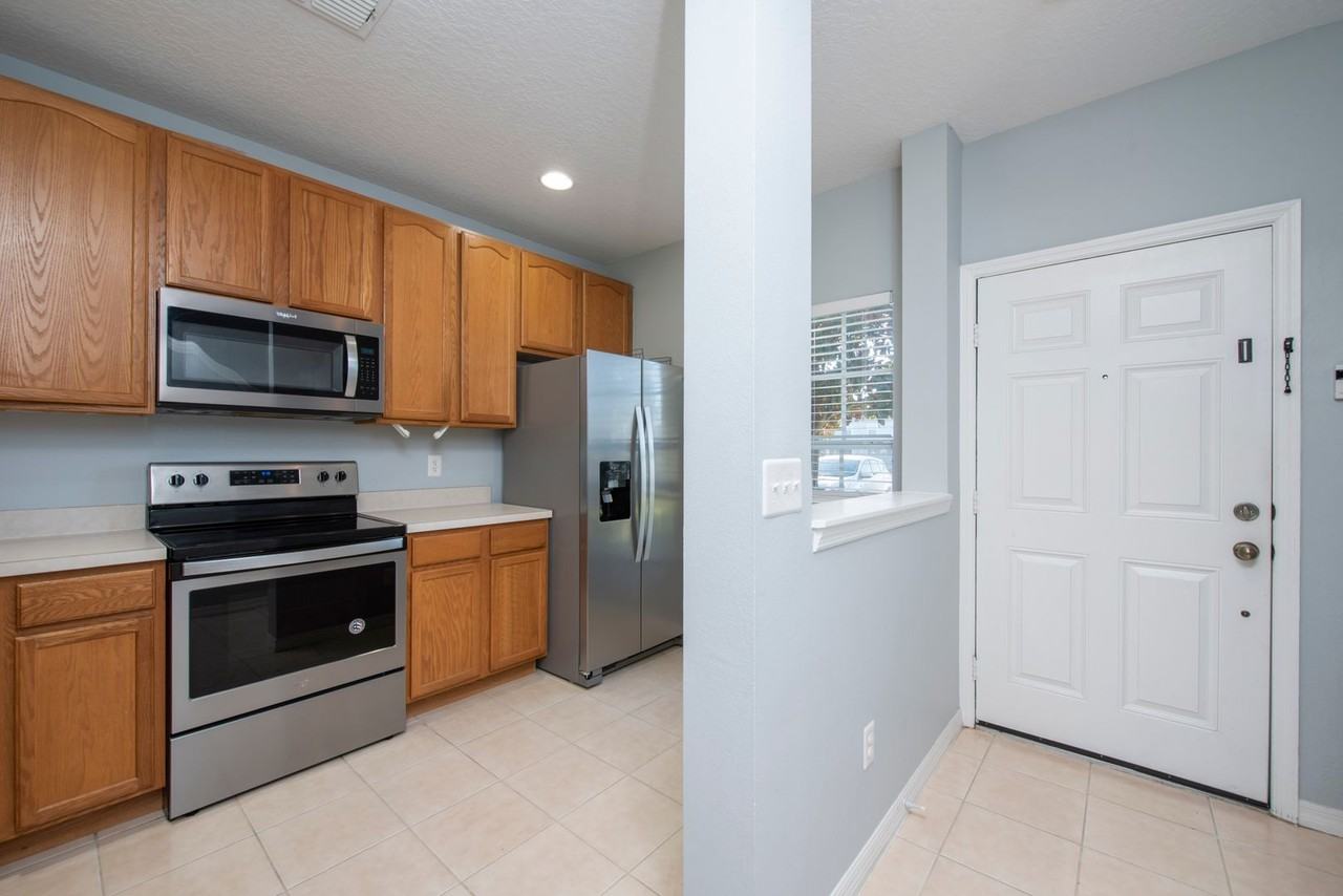 9313 Jasmine Flower Ln - Photo 6 of 36