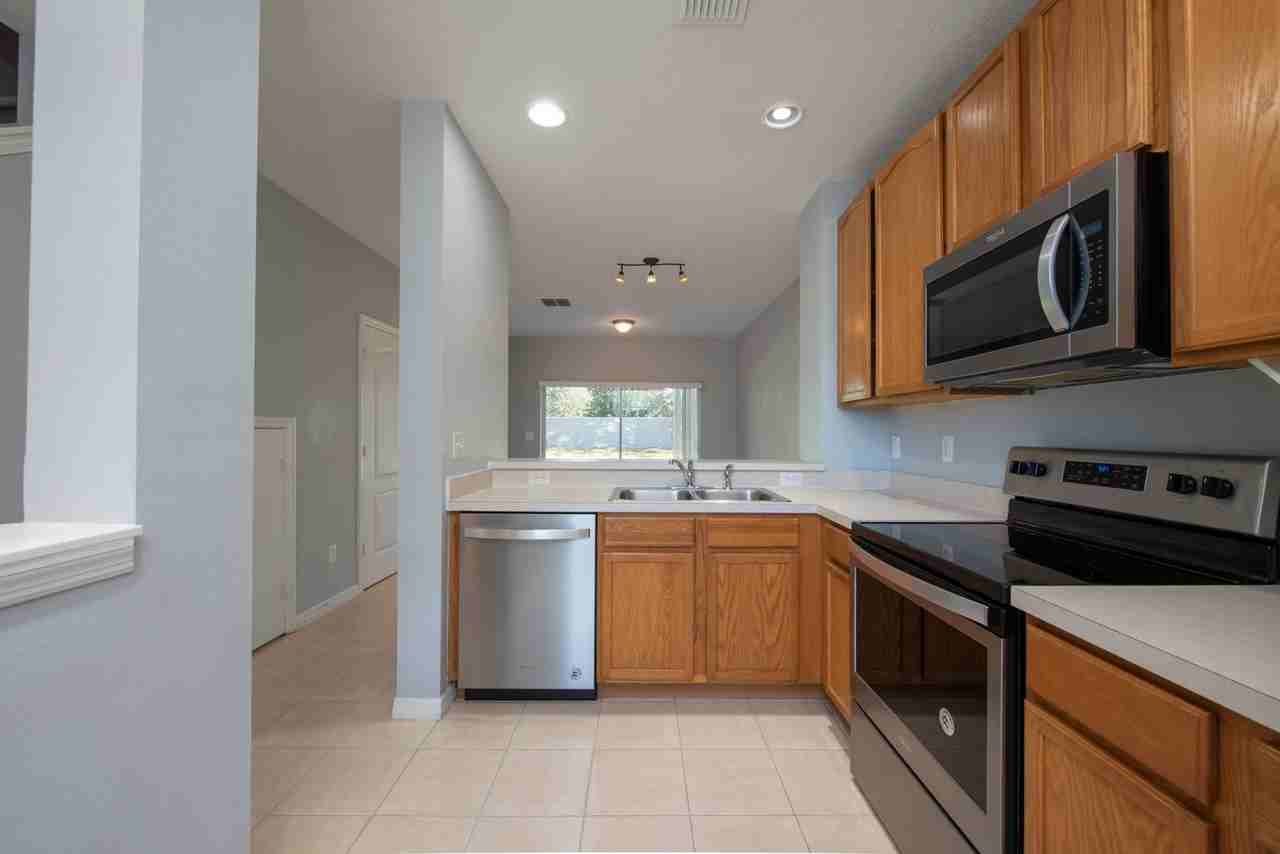 9313 Jasmine Flower Ln - Photo 6 of 36