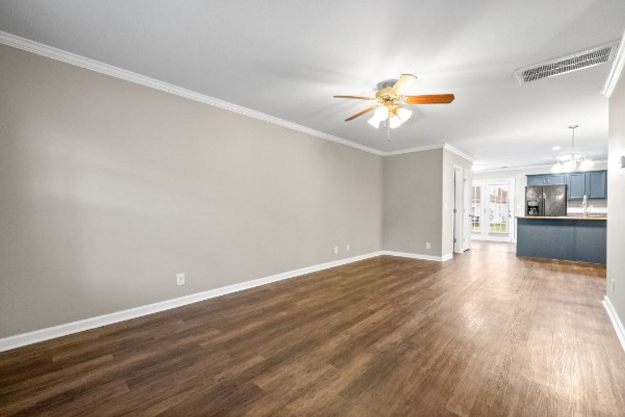 357 Sam Houston Cir - Photo 2 of 15