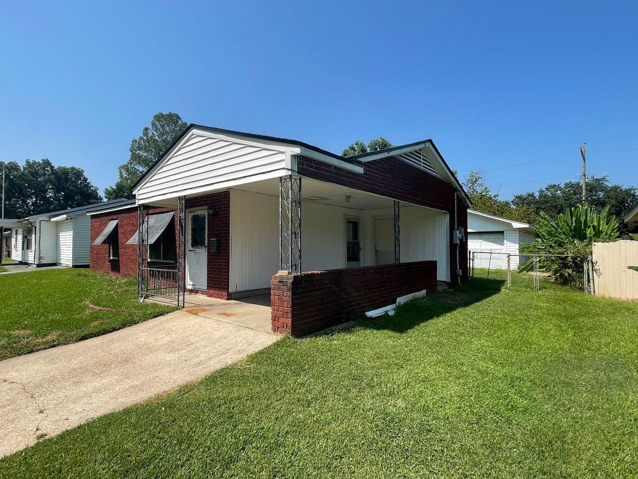 909 Princeton Ave