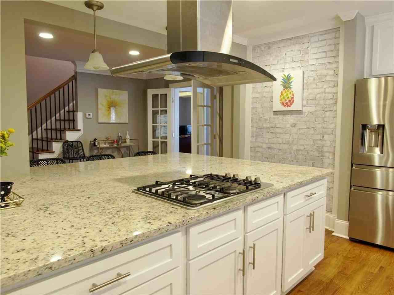 872 Hall St Sw - Photo 4 of 22