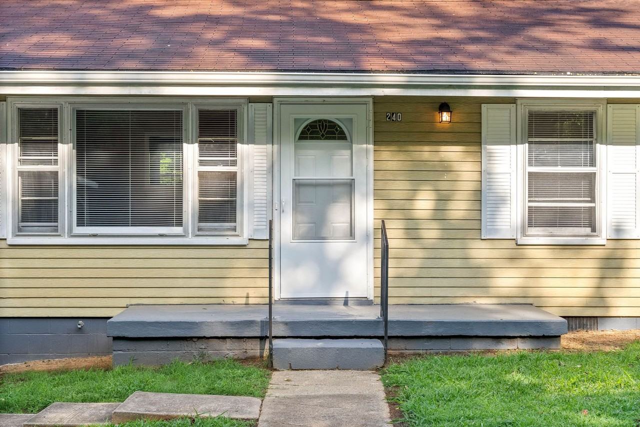 240 Robert St - Photo 2 of 23