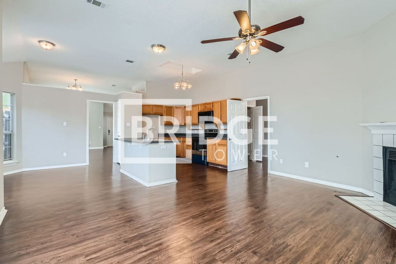 5908 Firethorn Dr - Photo 7 of 17