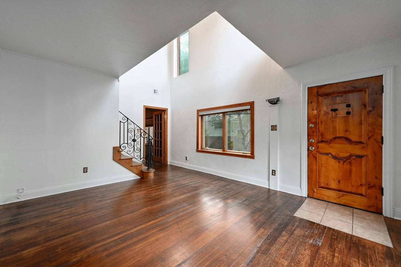 2829 San Gabriel St - Photo 6 of 42