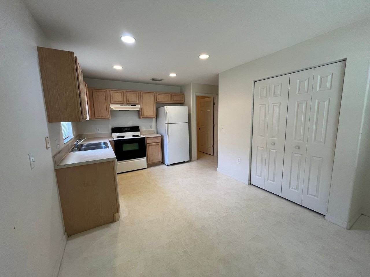 3391 Deer Lakes Dr - Photo 2 of 6