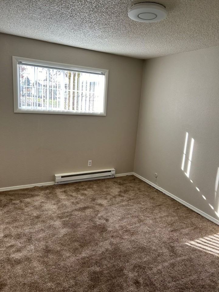 Rosewood Apartments - Photo 4 of 6