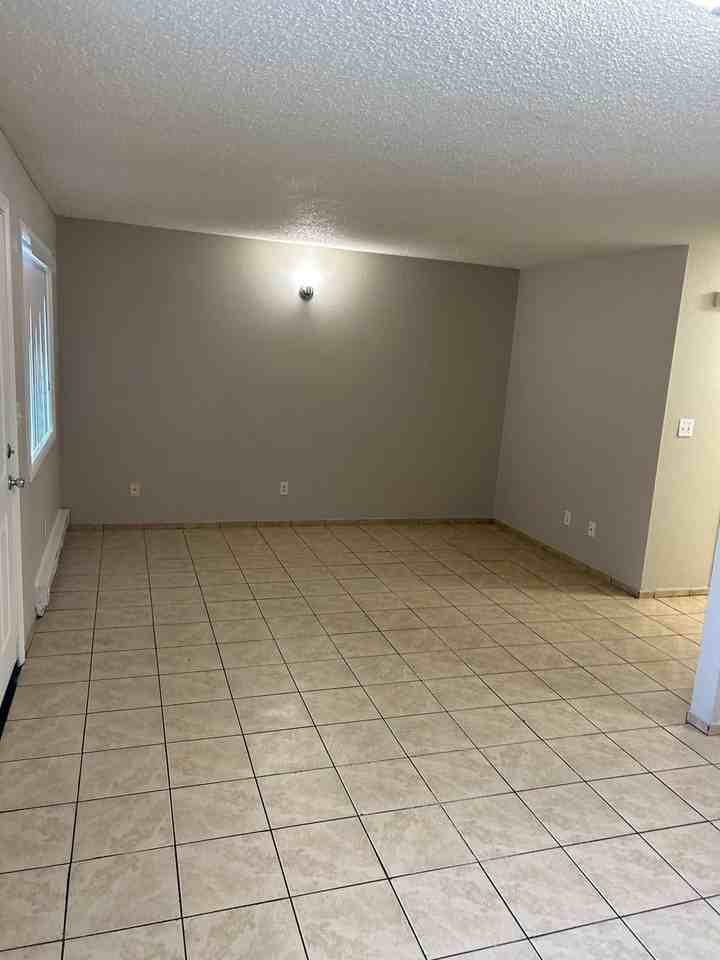 Rosewood Apartments - Photo 6 of 6