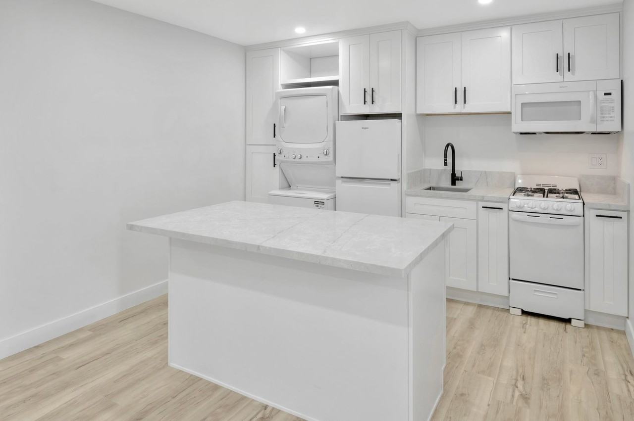 1313 1313 N Avenue - B #B - Photo 2 of 14