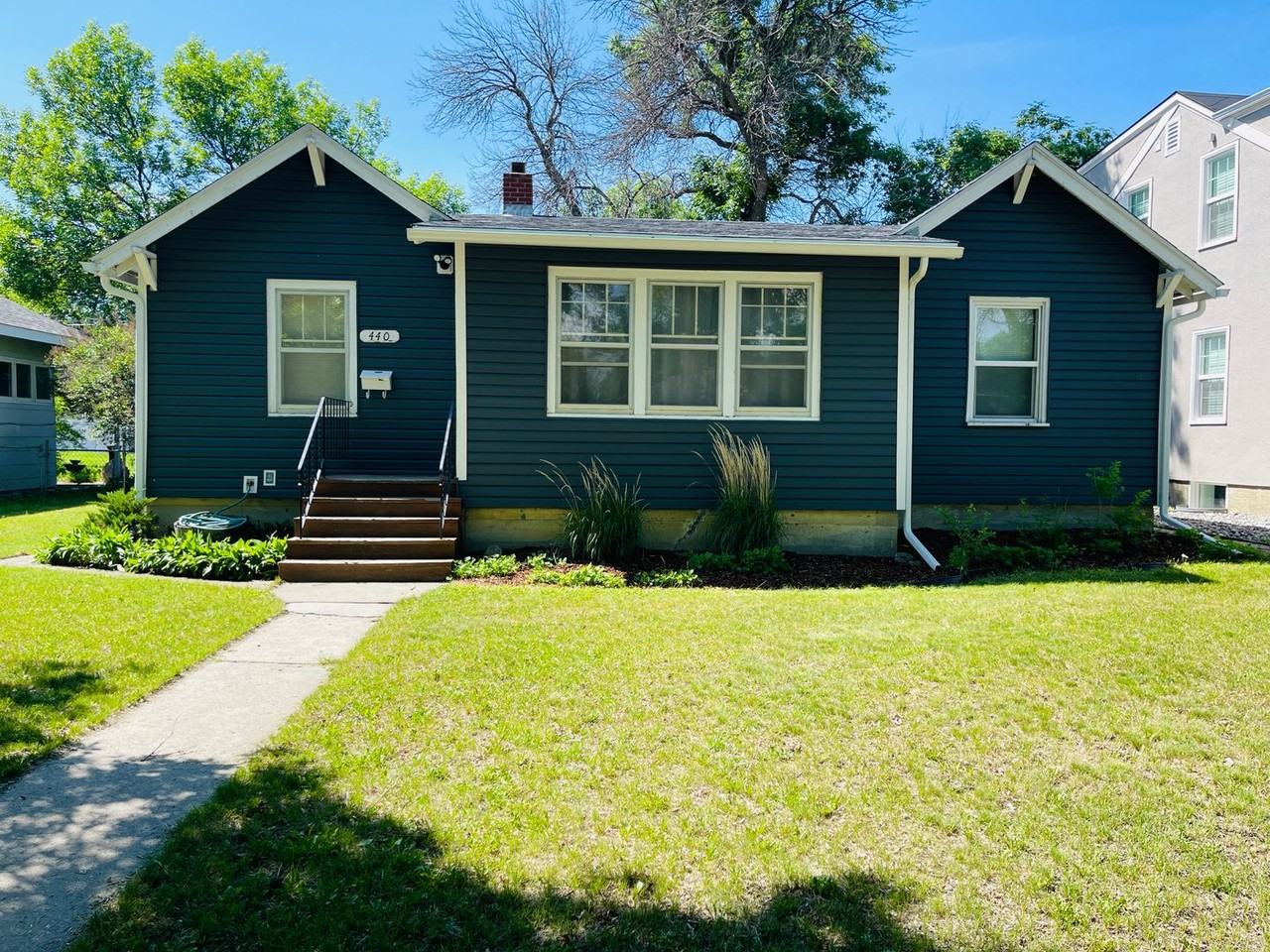 440 Lewis Ave - Photo 2 of 30