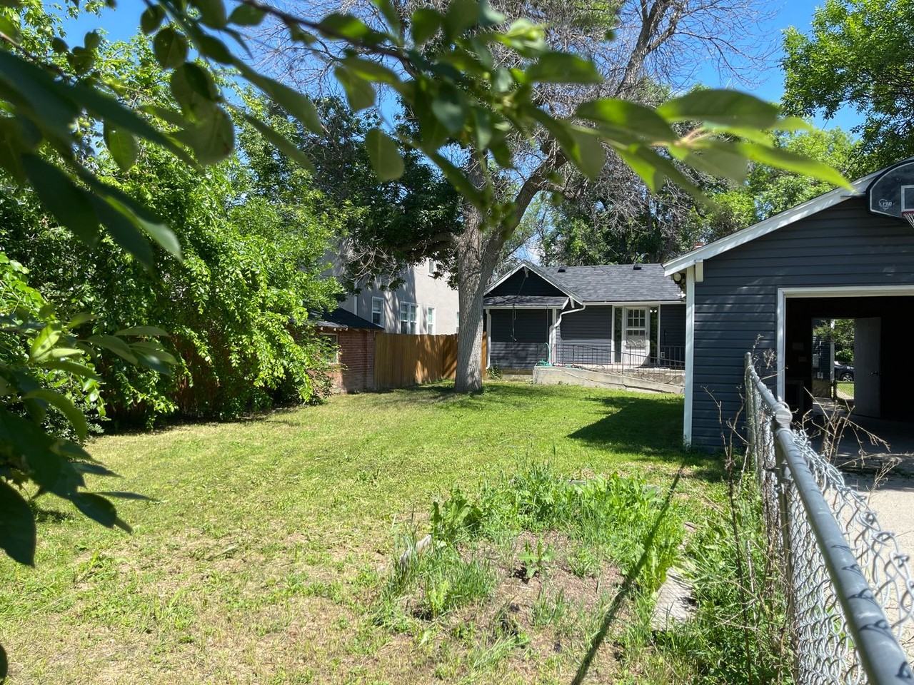 440 Lewis Ave - Photo 4 of 30