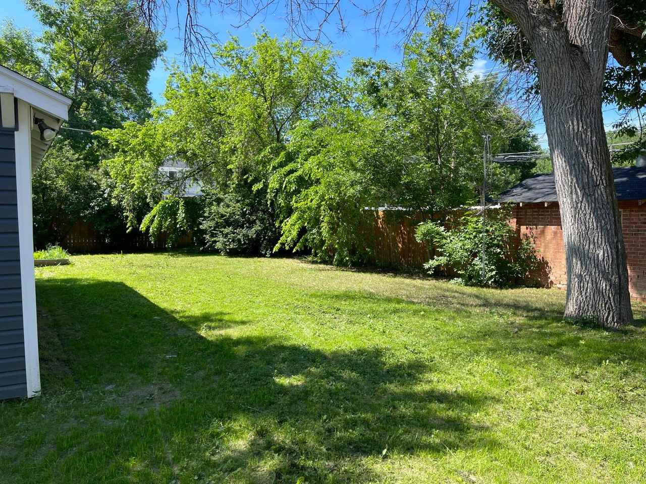 440 Lewis Ave - Photo 5 of 30