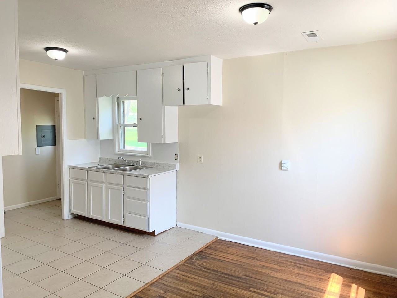 1720 E 2nd Ave - Photo 6 of 16