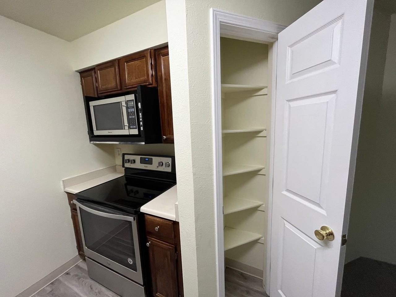 4749 White Rock Cir - Photo 5 of 10