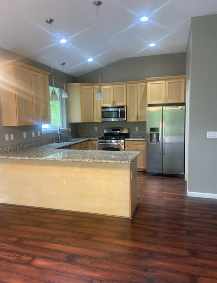 7548 S Territorial Dr - Photo 3 of 19