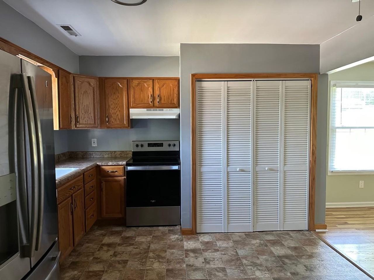 122 Dalewood Ave - Photo 2 of 15