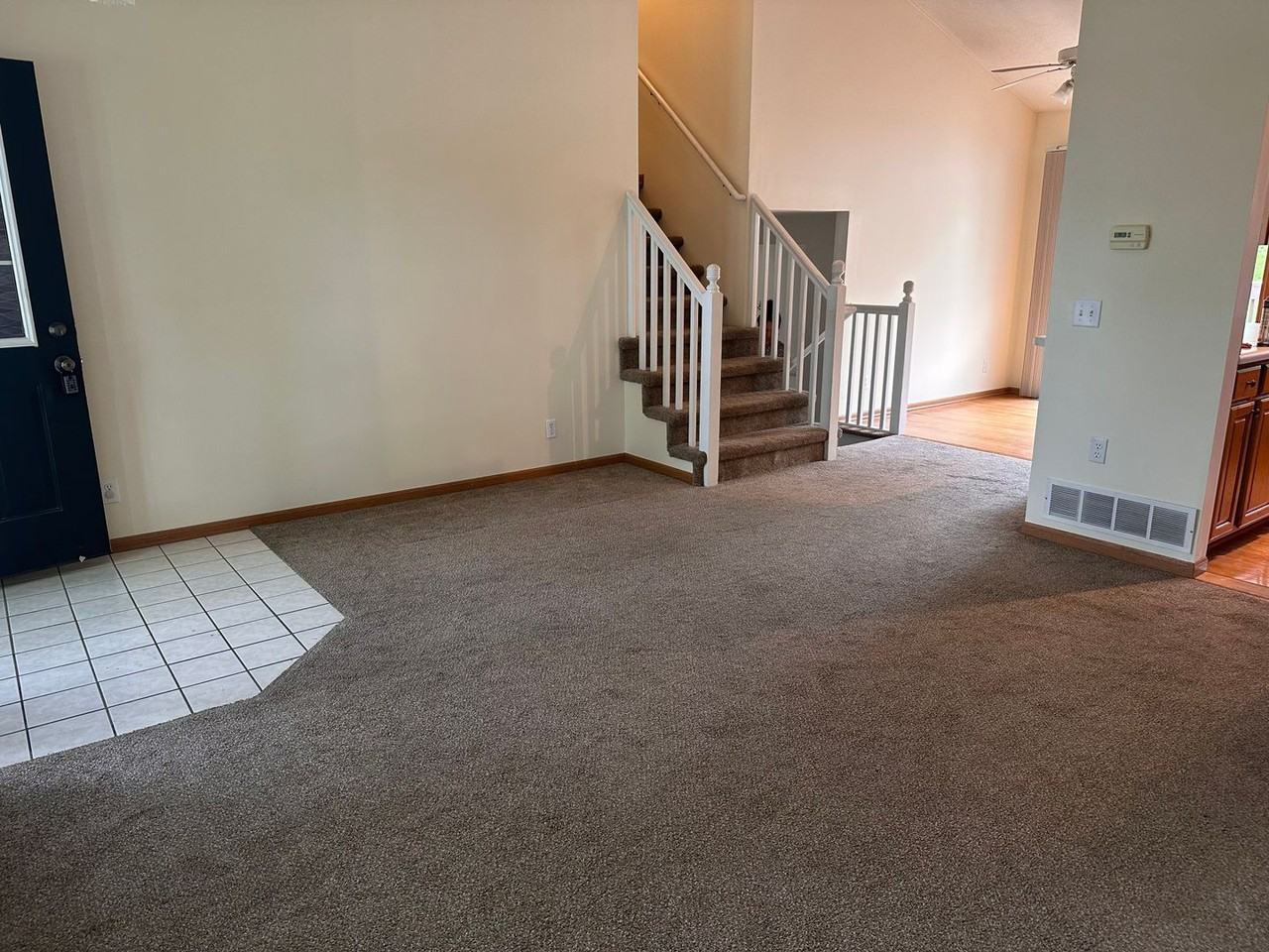 2706 Spring Blvd - Photo 2 of 26