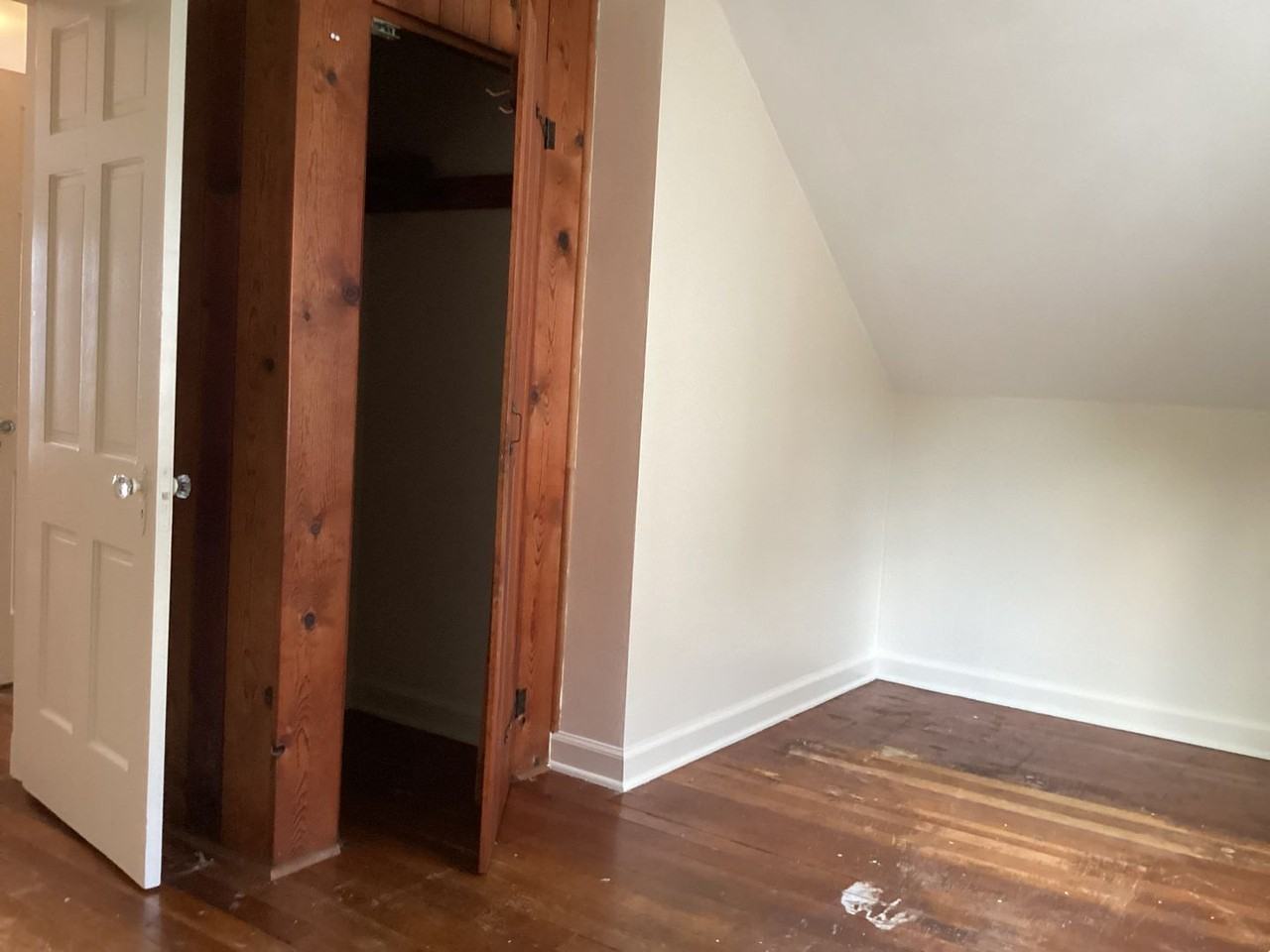 4881 N 18th St - Photo 4 of 13
