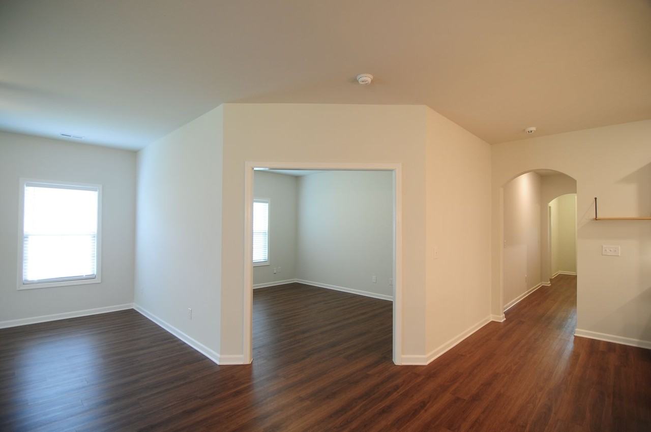 104 Grove Hill Cir - Photo 5 of 36