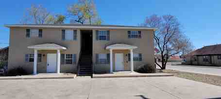 610 W 1st St  