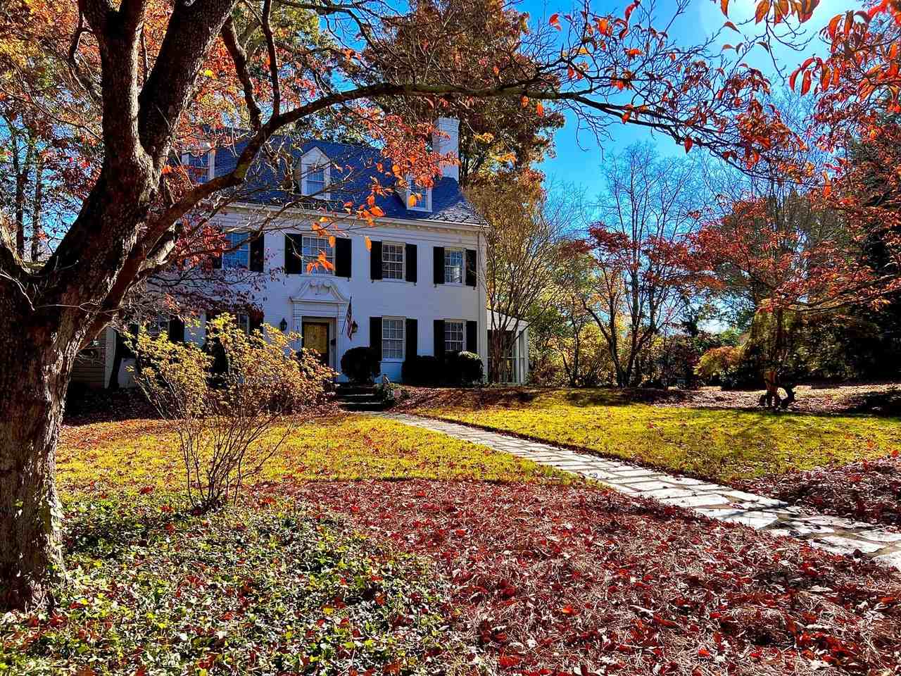 1023 Marshall Ave - Photo 2 of 39