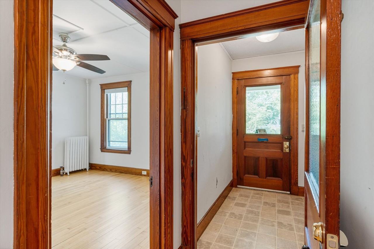 34 Lyndon St #A - Photo 4 of 25