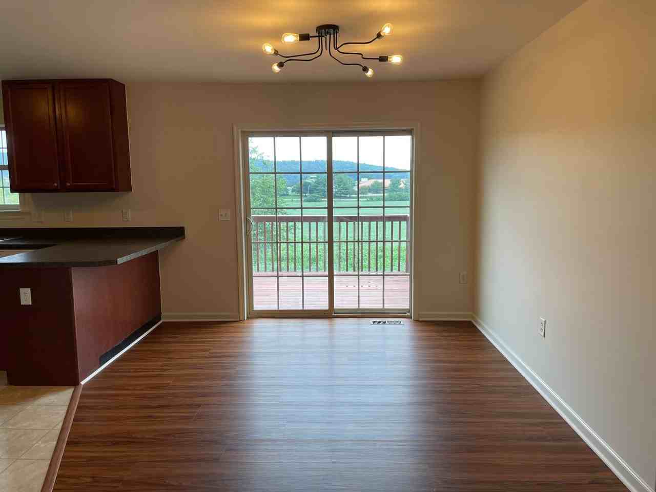 133 Nicole St - Photo 4 of 17