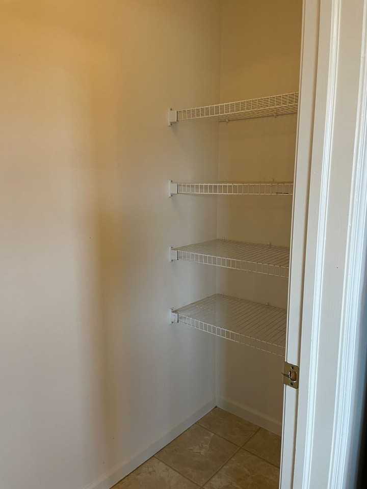 133 Nicole St - Photo 5 of 17
