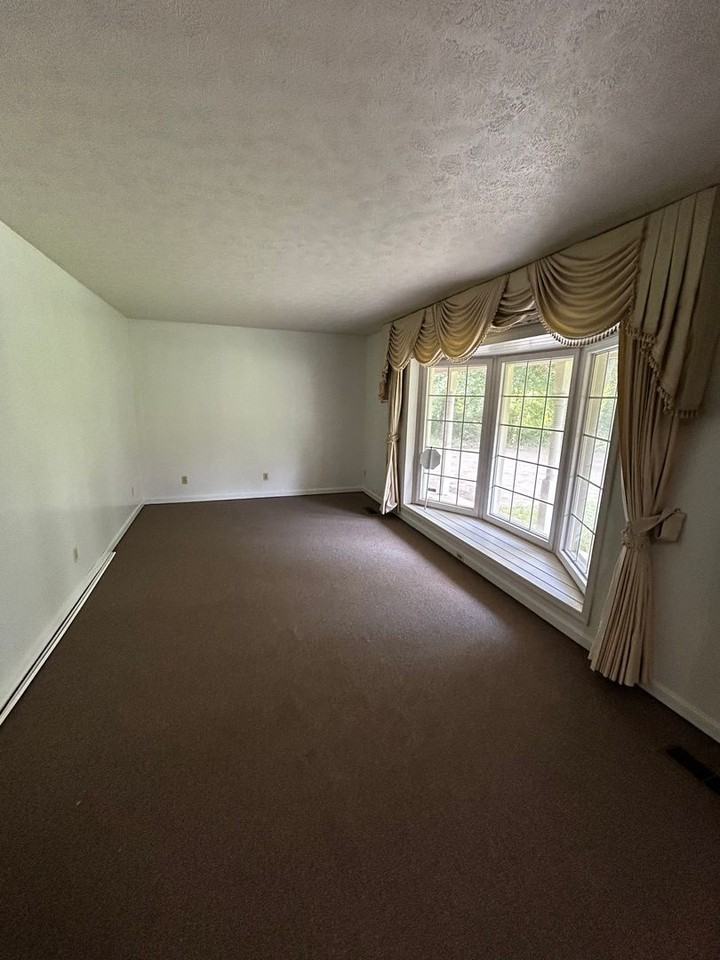 1130 Goodyear Ave - Photo 3 of 18