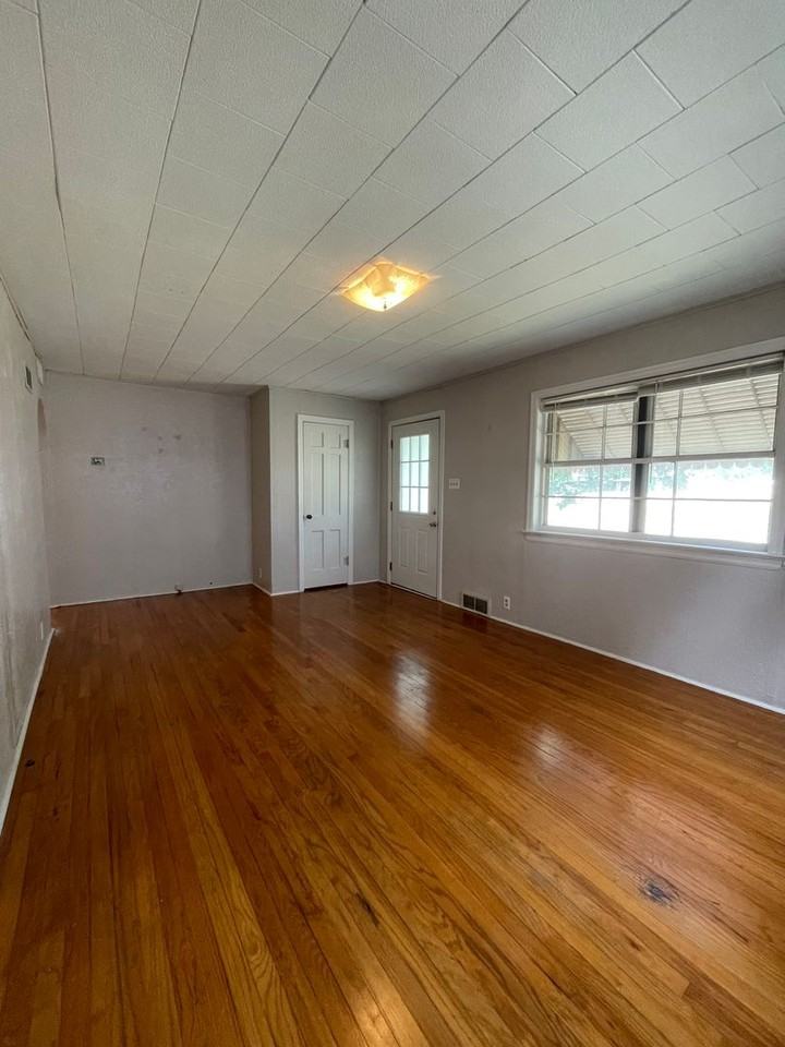 1010 Chestnut St - Photo 6 of 31