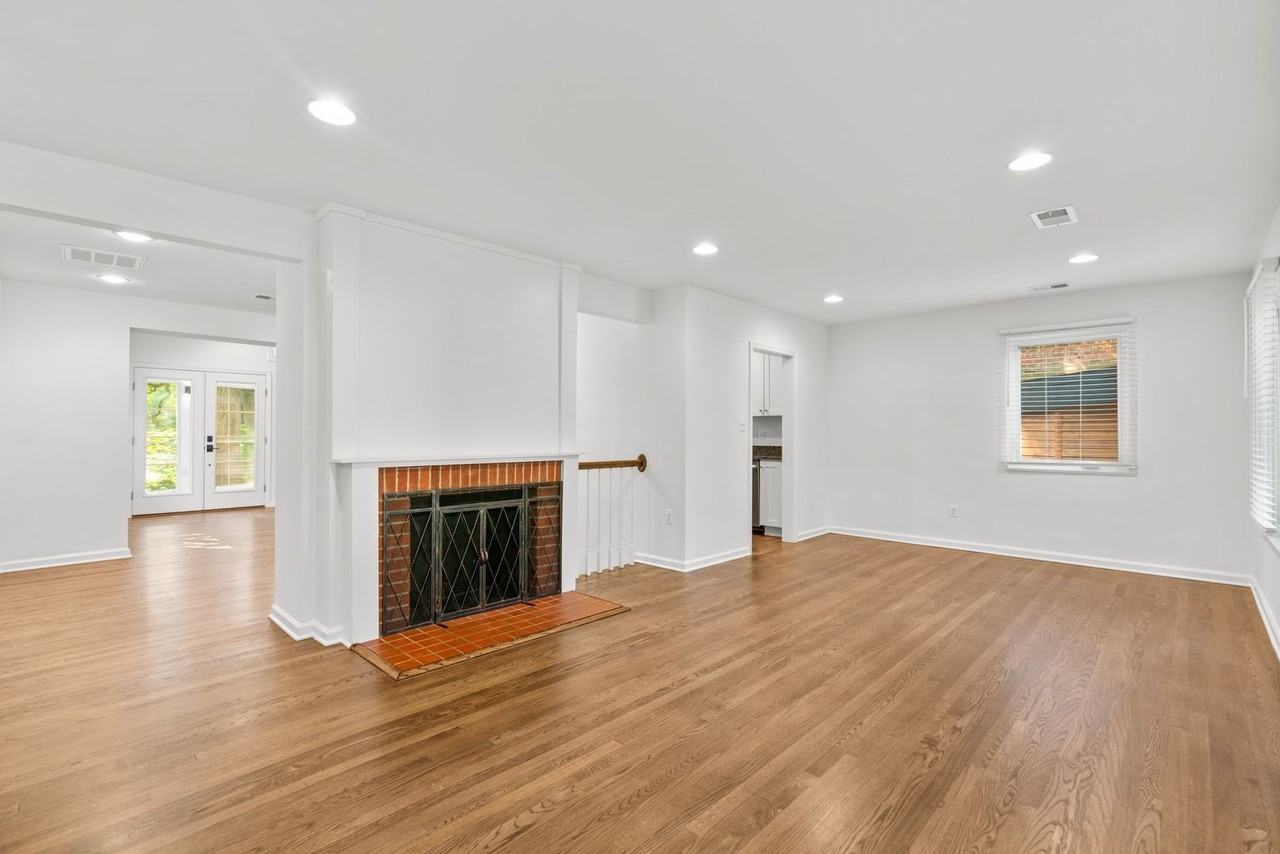 109 Devon Ct - Photo 3 of 46