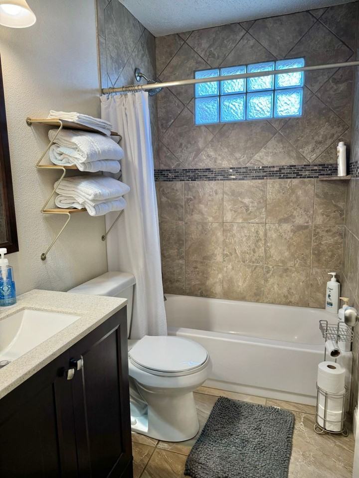 2224 21st St - Photo 3 of 13