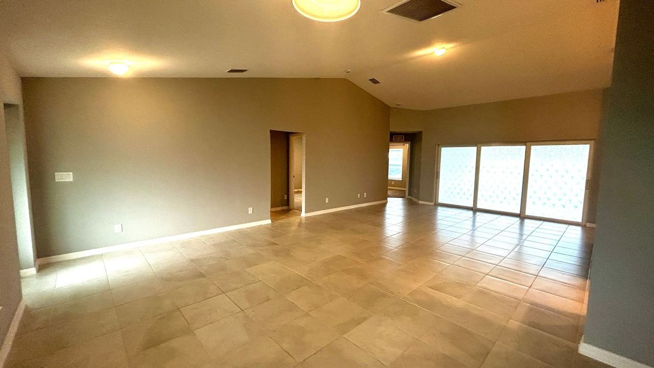 402 Nw 7th Pl - Photo 3 of 22