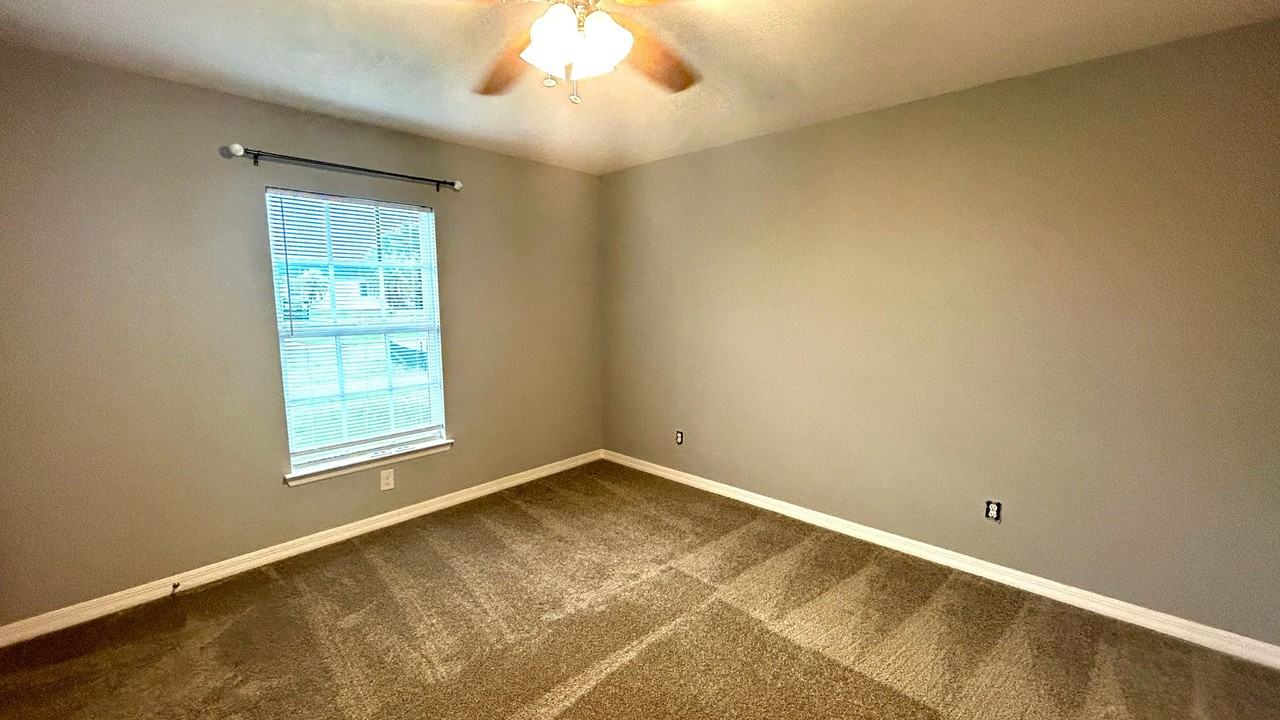 402 Nw 7th Pl - Photo 5 of 22